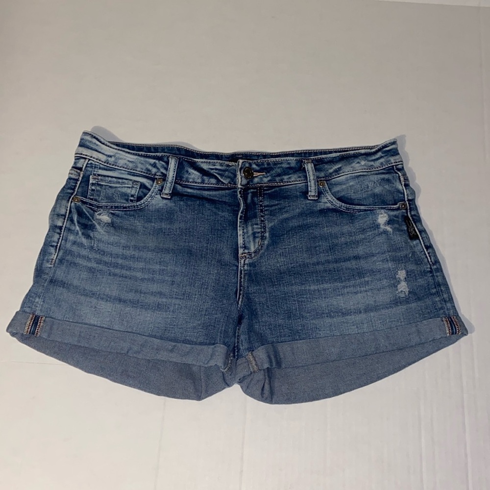 Silver Women’s Size W 31 / L 4 Distressed Denim Jean Shorts